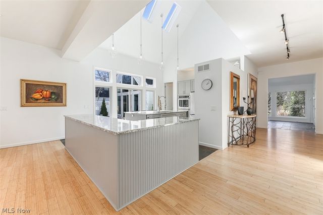 279 Tinkers Trail, Aurora, OH 44202