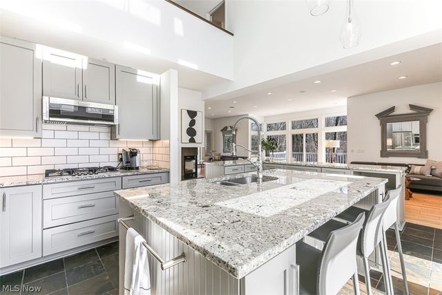 279 Tinkers Trail, Aurora, OH 44202