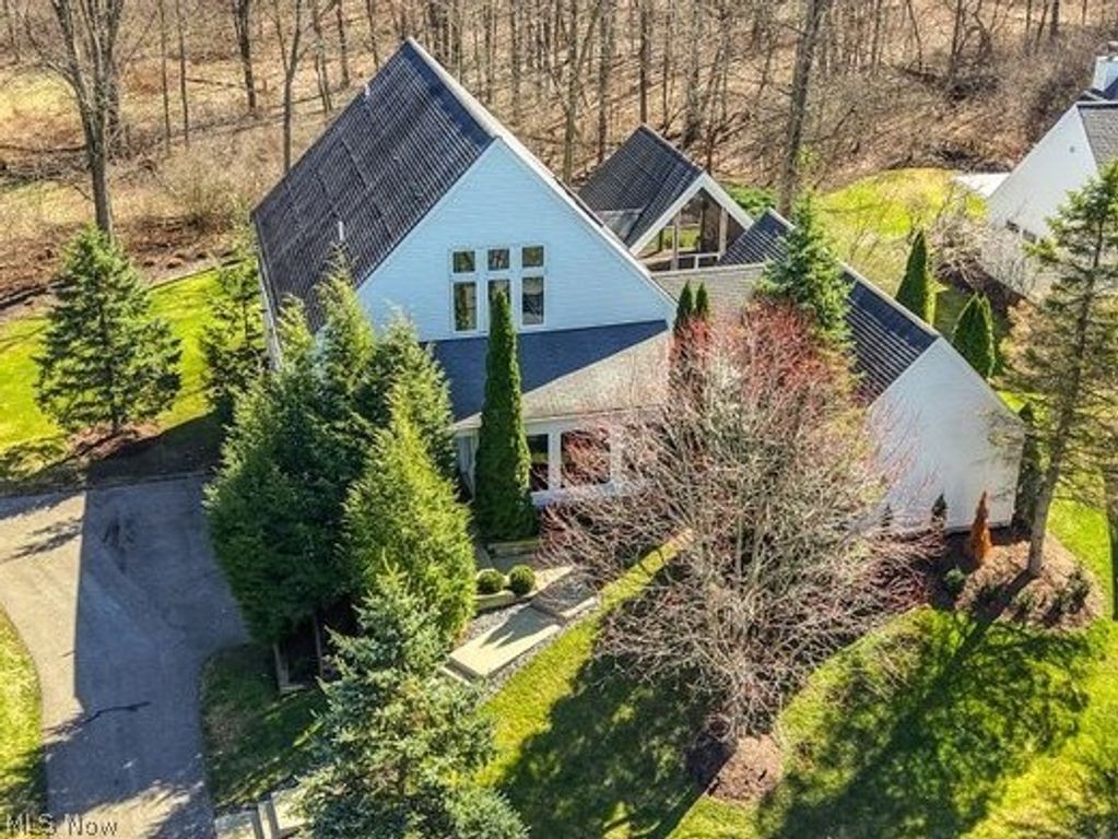 279 Tinkers Trail, Aurora, OH 44202