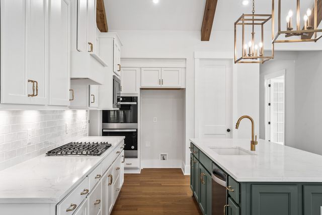 7302 Woodwick Dr, Fairview, TN 37062