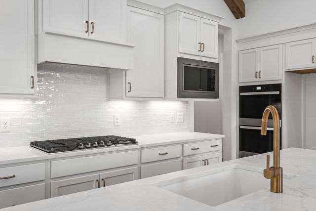 7302 Woodwick Dr, Fairview, TN 37062