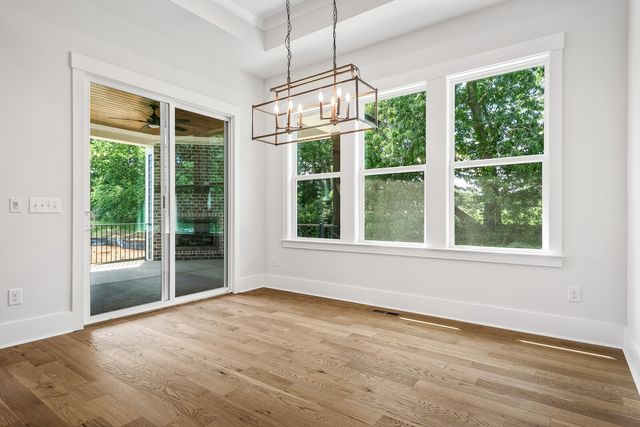 7302 Woodwick Dr, Fairview, TN 37062