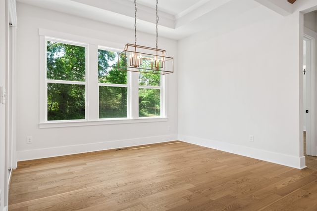 7302 Woodwick Dr, Fairview, TN 37062