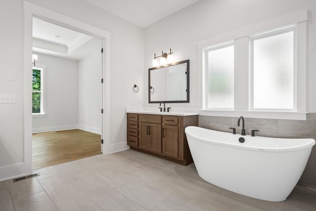 7302 Woodwick Dr, Fairview, TN 37062