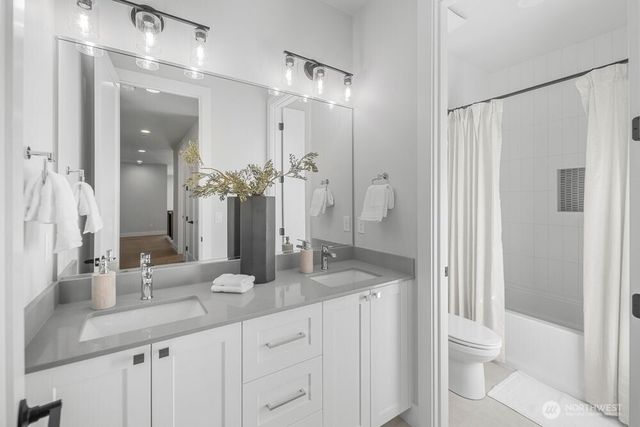 15516 NE 53rd Place, Redmond, WA 98052