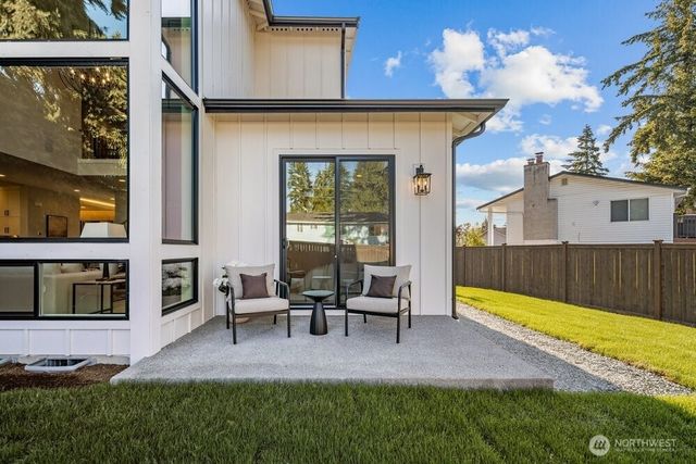 15516 NE 53rd Place, Redmond, WA 98052