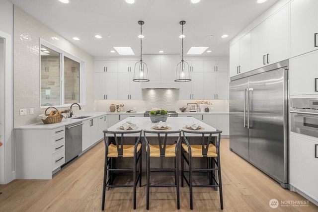 15516 NE 53rd Place, Redmond, WA 98052