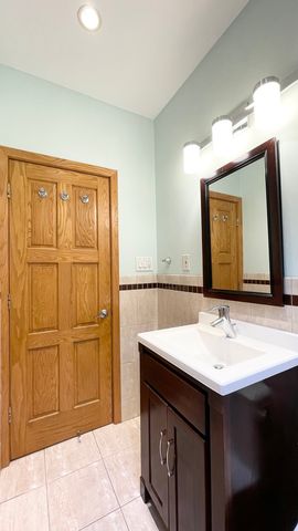 4943 N MARMORA Avenue 1, Chicago, IL 60630