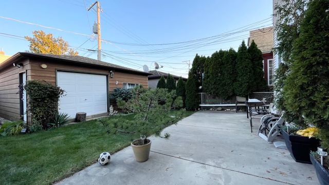 4943 N MARMORA Avenue 1, Chicago, IL 60630