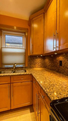 4943 N MARMORA Avenue 1, Chicago, IL 60630