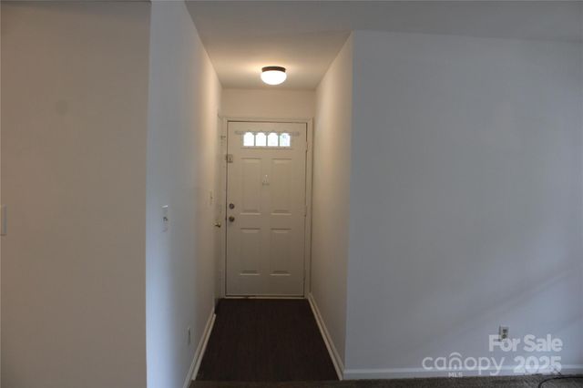 6039 Treetop Court, Charlotte, NC 28212