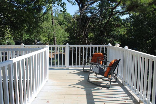 6039 Treetop Court, Charlotte, NC 28212