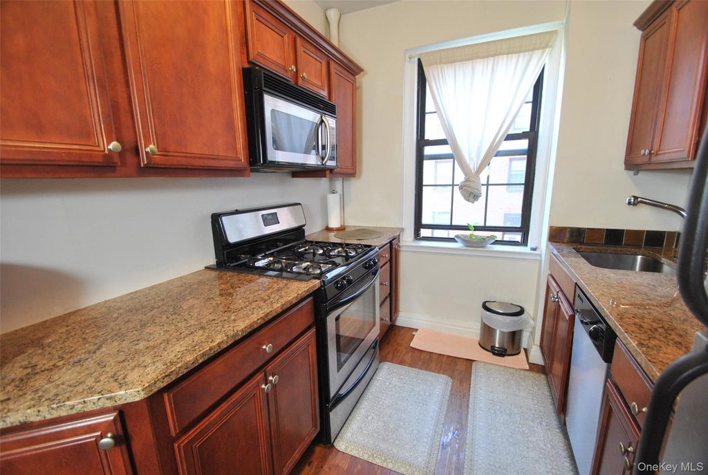 198 Garth Road 3C, Scarsdale, NY 10583 — photo 5