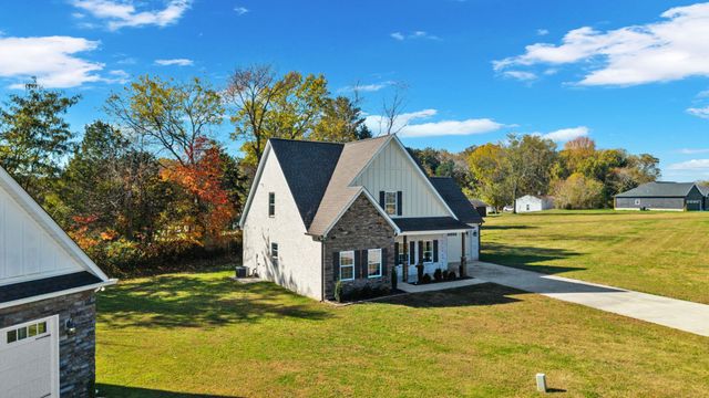 74 Summerset Dr, Winchester, TN 37398