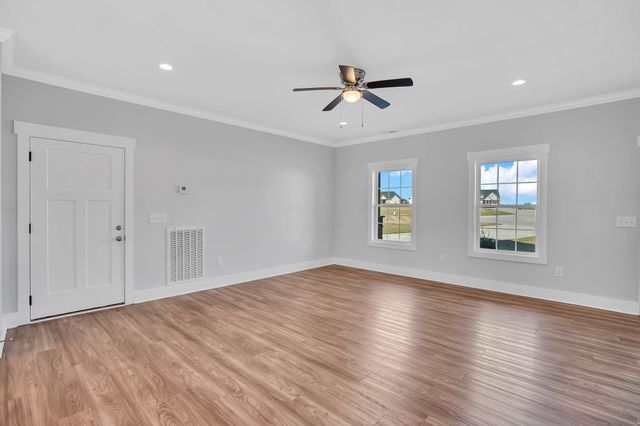 74 Summerset Dr, Winchester, TN 37398