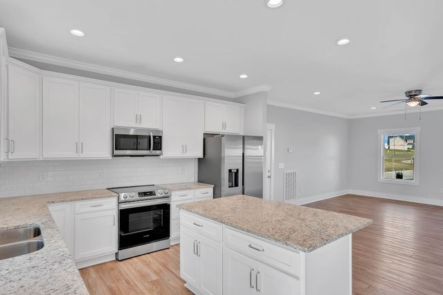 74 Summerset Dr, Winchester, TN 37398