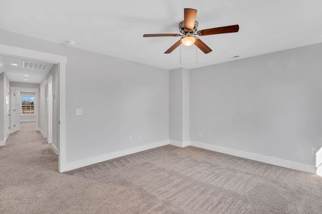 74 Summerset Dr, Winchester, TN 37398