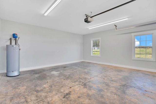 74 Summerset Dr, Winchester, TN 37398