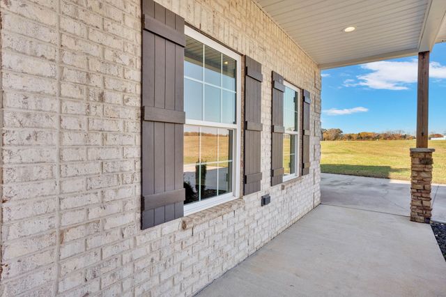 74 Summerset Dr, Winchester, TN 37398