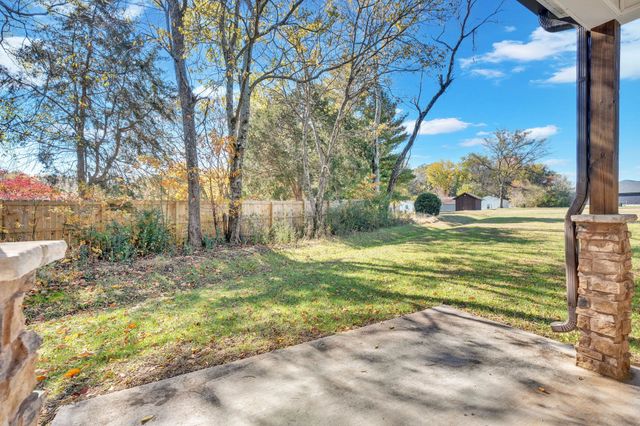 74 Summerset Dr, Winchester, TN 37398