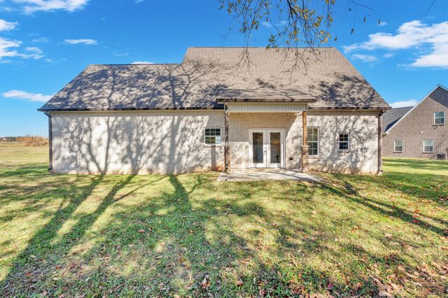 74 Summerset Dr, Winchester, TN 37398