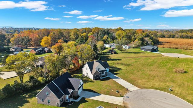 74 Summerset Dr, Winchester, TN 37398