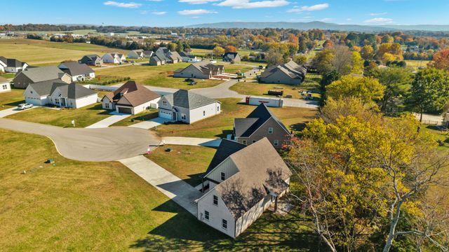 74 Summerset Dr, Winchester, TN 37398