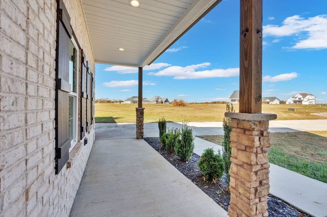 74 Summerset Dr, Winchester, TN 37398