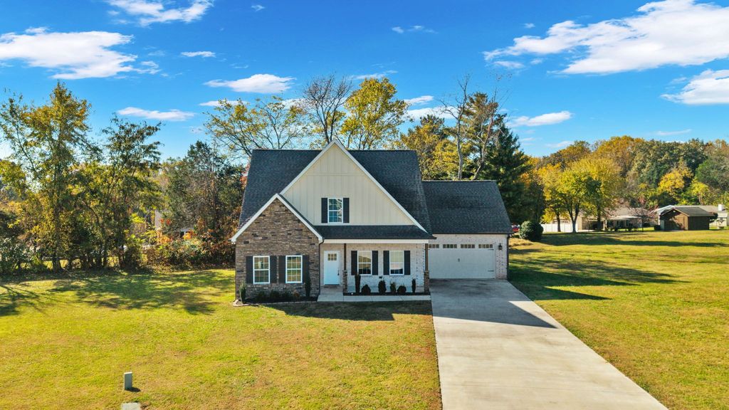 74 Summerset Dr, Winchester, TN 37398