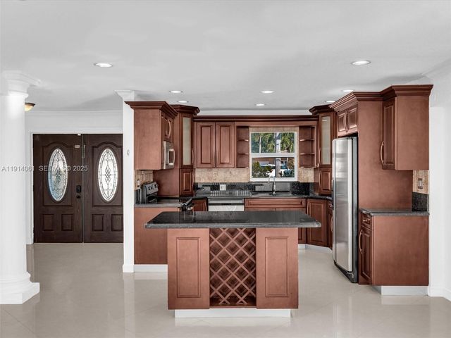 4416 SW 35th Ave, Dania Beach, FL 33312