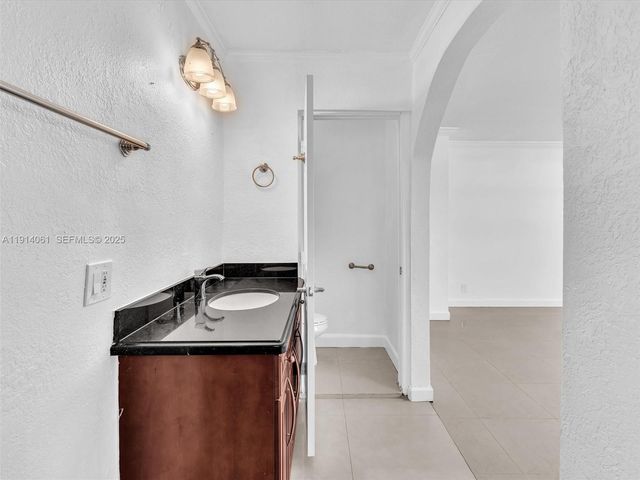 4416 SW 35th Ave, Dania Beach, FL 33312