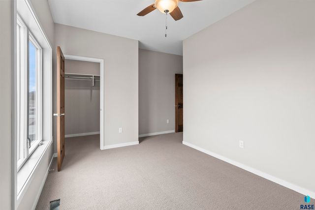 222 Ivy Ln Lane, Crooks, SD 57020