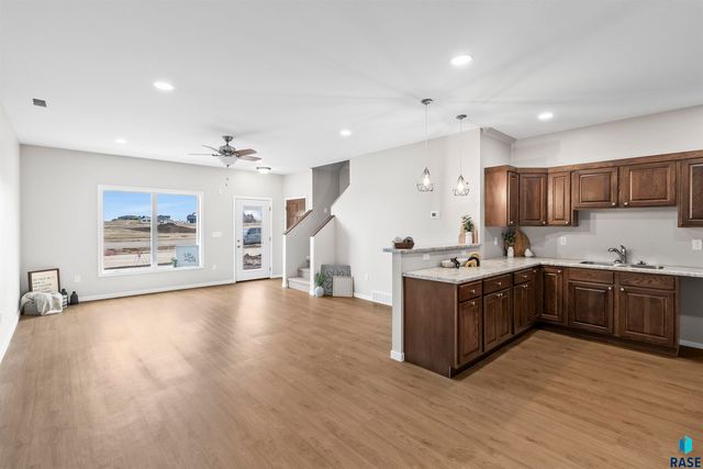 222 Ivy Ln Lane, Crooks, SD 57020