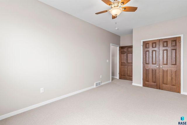 222 Ivy Ln Lane, Crooks, SD 57020