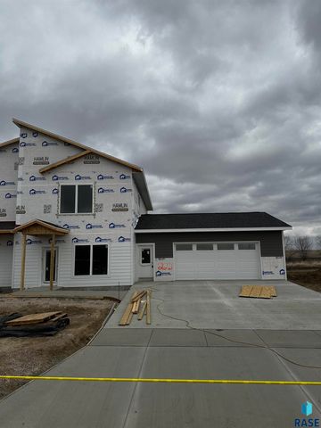 222 Ivy Ln Lane, Crooks, SD 57020