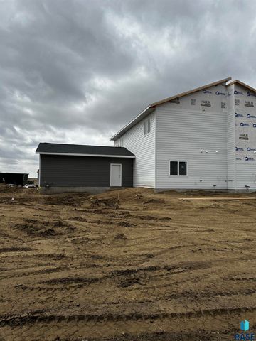 222 Ivy Ln Lane, Crooks, SD 57020