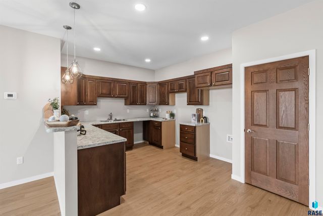 222 Ivy Ln Lane, Crooks, SD 57020