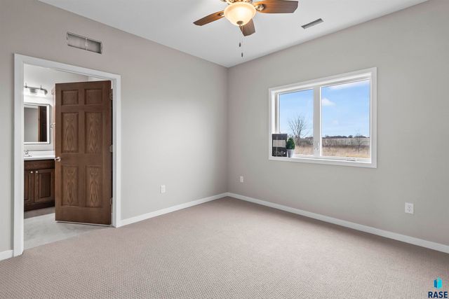 222 Ivy Ln Lane, Crooks, SD 57020