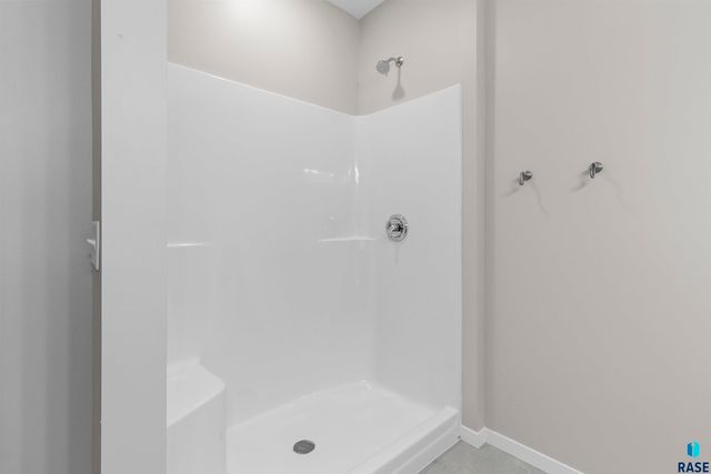 222 Ivy Ln Lane, Crooks, SD 57020