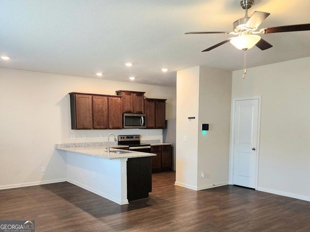 2981 Cleburne Terrace, Hampton, GA 30228