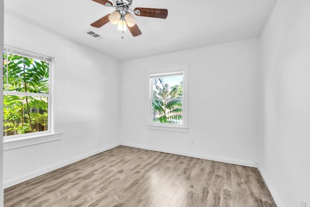 3211 32nd St, Sacramento, CA 95817