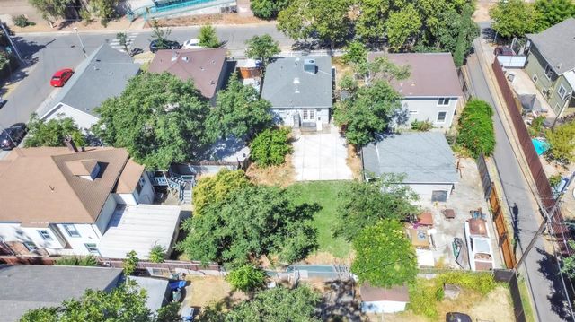 3211 32nd St, Sacramento, CA 95817