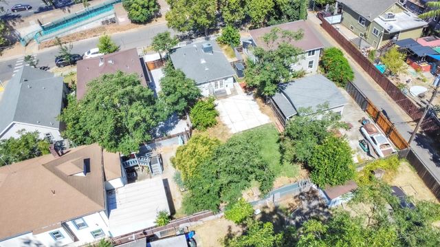 3211 32nd St, Sacramento, CA 95817