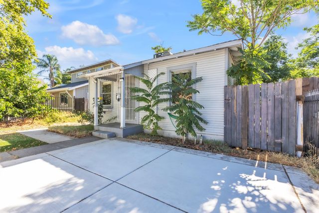 3211 32nd St, Sacramento, CA 95817