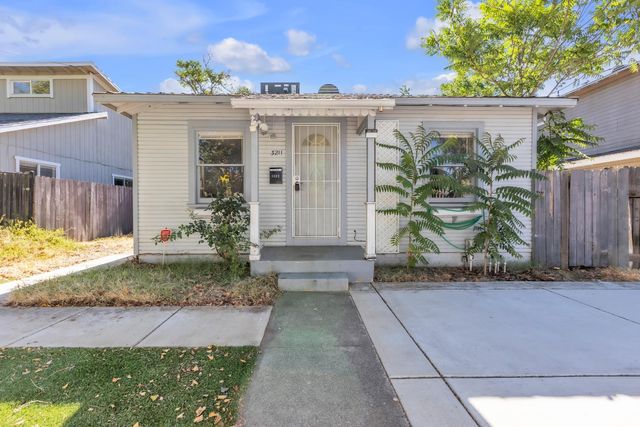 3211 32nd St, Sacramento, CA 95817