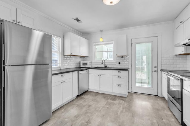 3211 32nd St, Sacramento, CA 95817