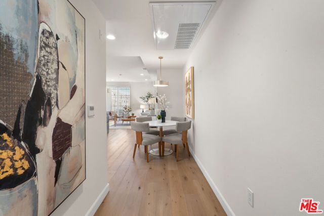 105 S Mariposa Avenue 202, Los Angeles, CA 90004