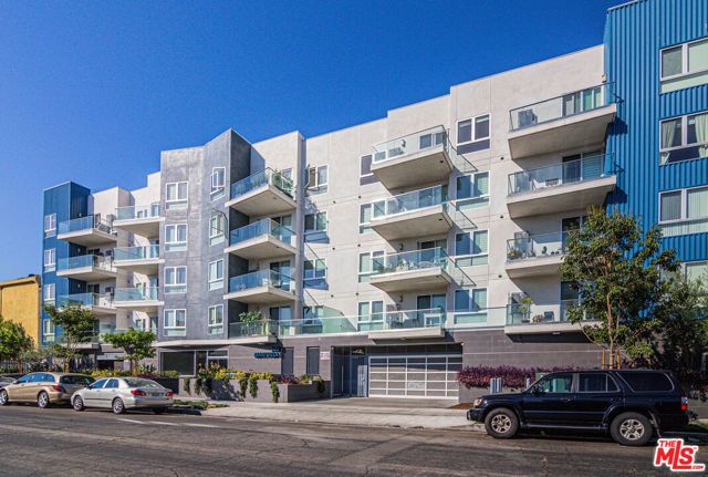 105 S Mariposa Avenue 202, Los Angeles, CA 90004
