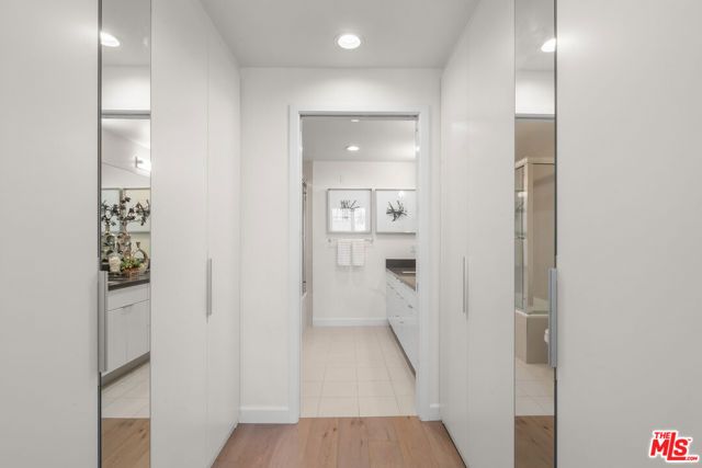 105 S Mariposa Avenue 202, Los Angeles, CA 90004