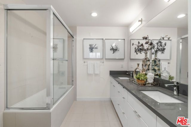 105 S Mariposa Avenue 202, Los Angeles, CA 90004